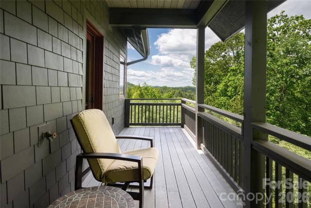 211 Boulder Ridge Drive, Hendersonville, NC 28792