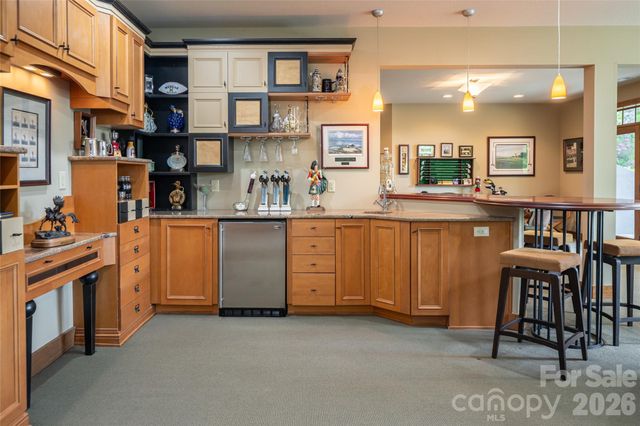 211 Boulder Ridge Drive, Hendersonville, NC 28792