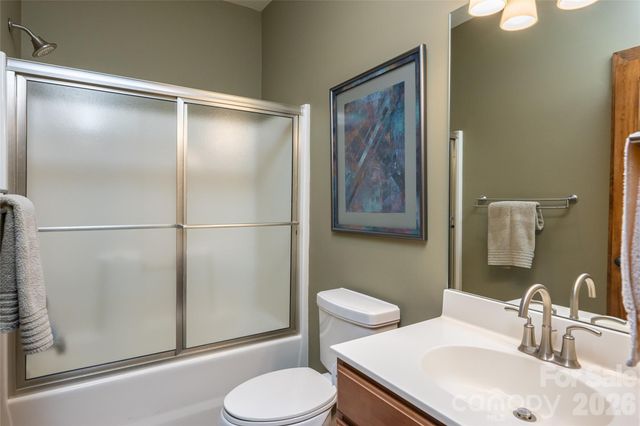 211 Boulder Ridge Drive, Hendersonville, NC 28792