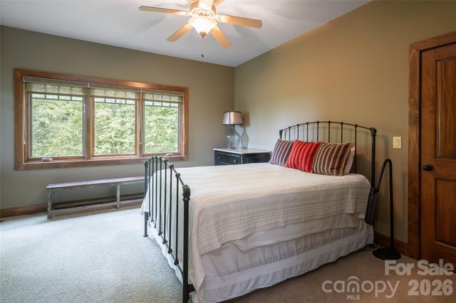 211 Boulder Ridge Drive, Hendersonville, NC 28792