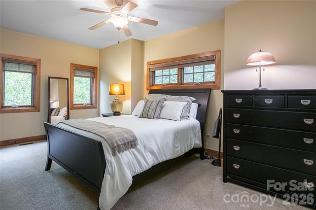 211 Boulder Ridge Drive, Hendersonville, NC 28792