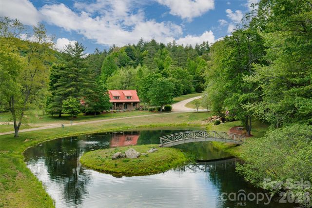 211 Boulder Ridge Drive, Hendersonville, NC 28792