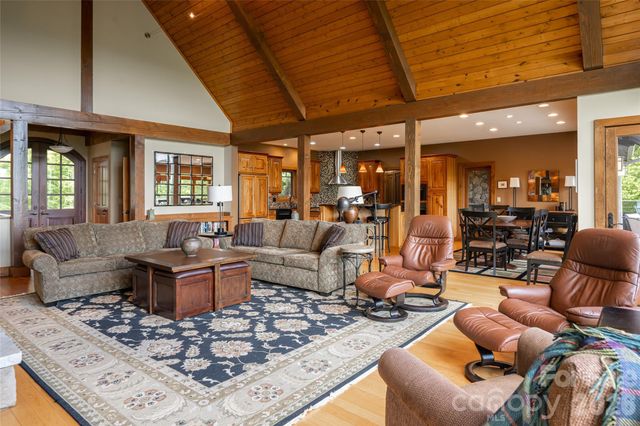 211 Boulder Ridge Drive, Hendersonville, NC 28792