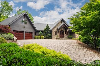 211 Boulder Ridge Drive, Hendersonville, NC 28792