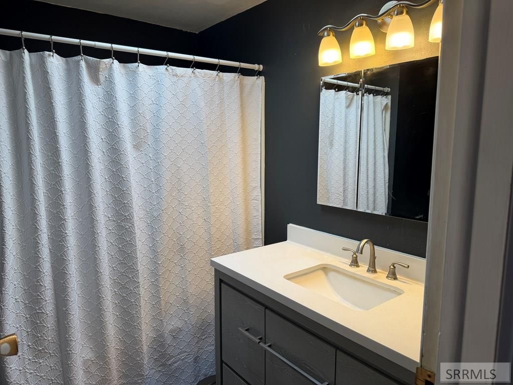 Image 10 of property listing at 531 Airport Road, Blackfoot, ID 83221