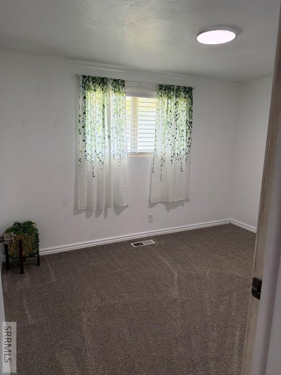 Image 14 of property listing at 531 Airport Road, Blackfoot, ID 83221