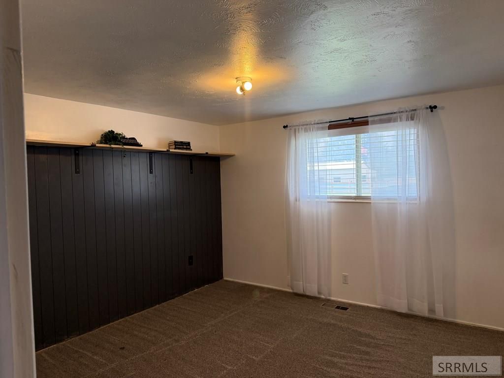 Image 16 of property listing at 531 Airport Road, Blackfoot, ID 83221