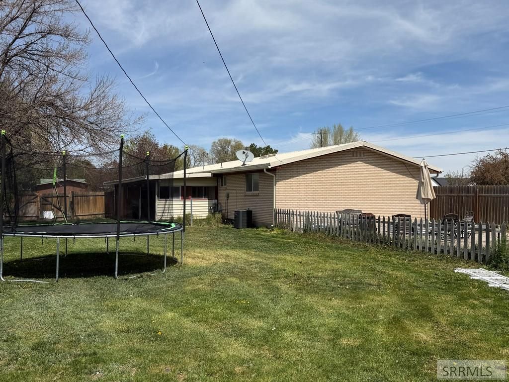 Image 40 of property listing at 531 Airport Road, Blackfoot, ID 83221