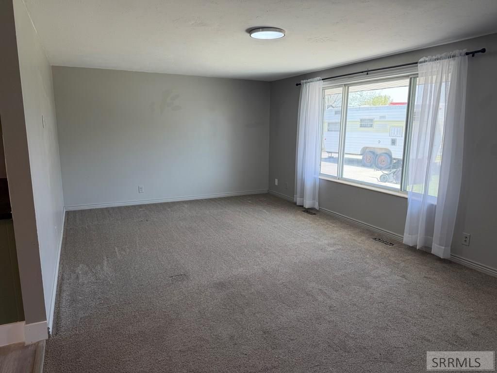 Image 6 of property listing at 531 Airport Road, Blackfoot, ID 83221
