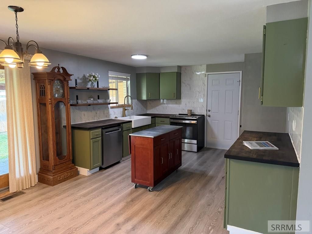 Image 7 of property listing at 531 Airport Road, Blackfoot, ID 83221