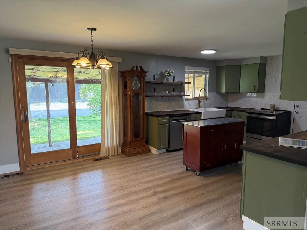 Image 8 of property listing at 531 Airport Road, Blackfoot, ID 83221