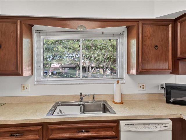15500 Sherwood Lane, Fraser, MI 48026