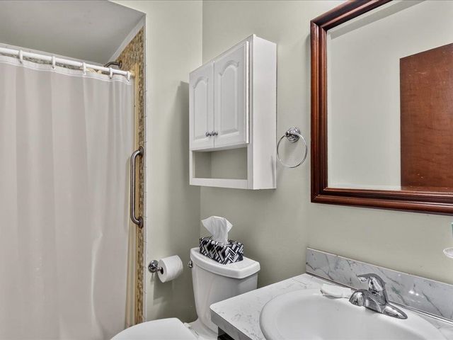15500 Sherwood Lane, Fraser, MI 48026