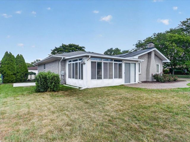 15500 Sherwood Lane, Fraser, MI 48026