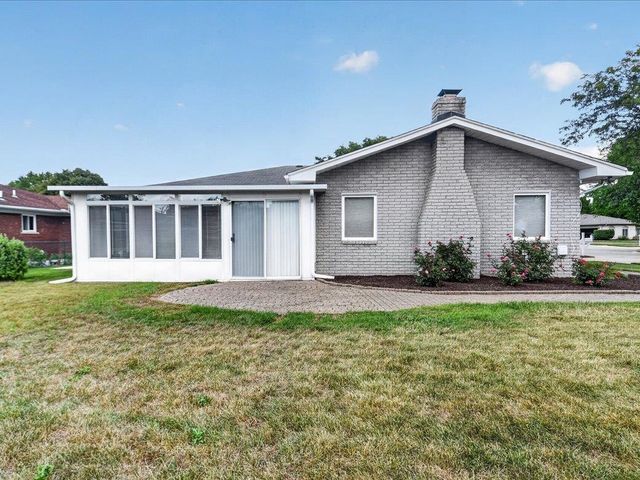 15500 Sherwood Lane, Fraser, MI 48026
