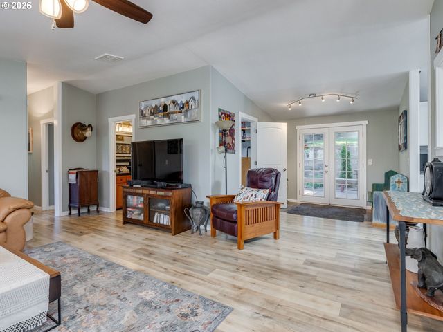 1072 LABARRE Rd, Washougal, WA 98671