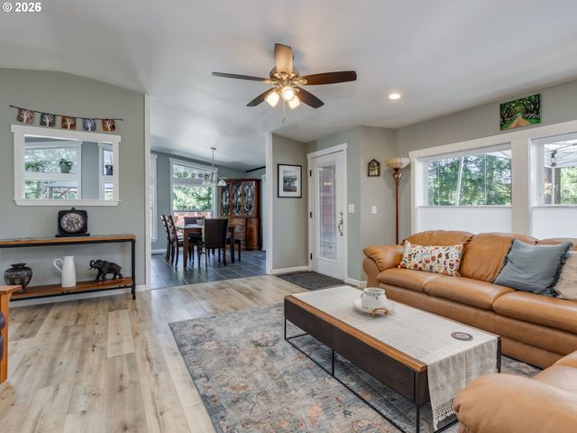 1072 LABARRE Rd, Washougal, WA 98671