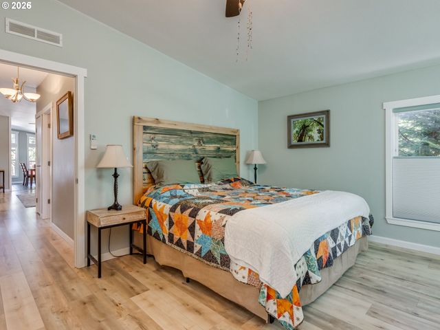 1072 LABARRE Rd, Washougal, WA 98671