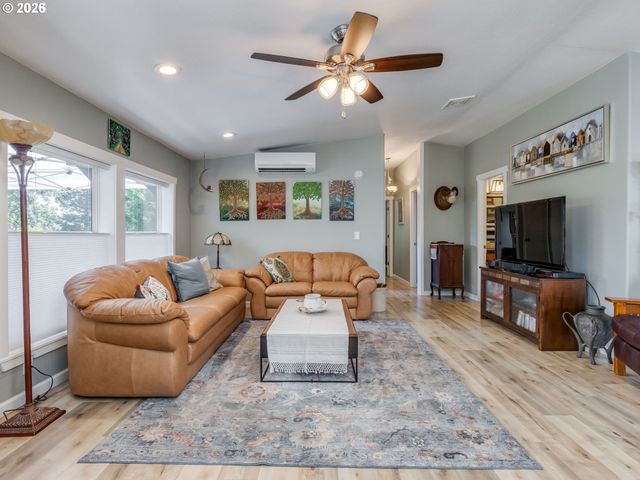 1072 LABARRE Rd, Washougal, WA 98671