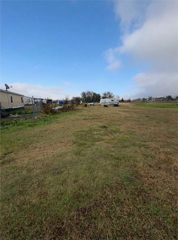 6414 Norton Drive, Terrell, TX 75160