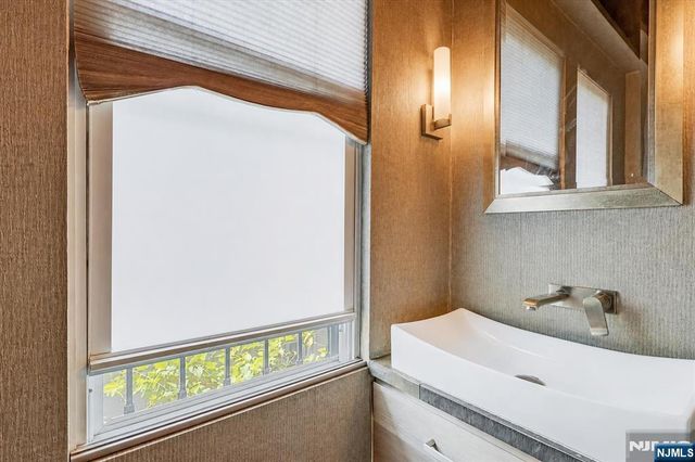 169 Vermont Avenue, Newark, NJ 07106