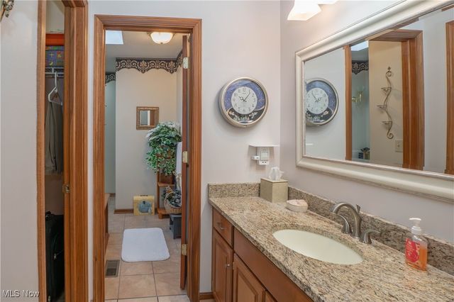 789 Meadow View Drive NW, Canal Fulton, OH 44614