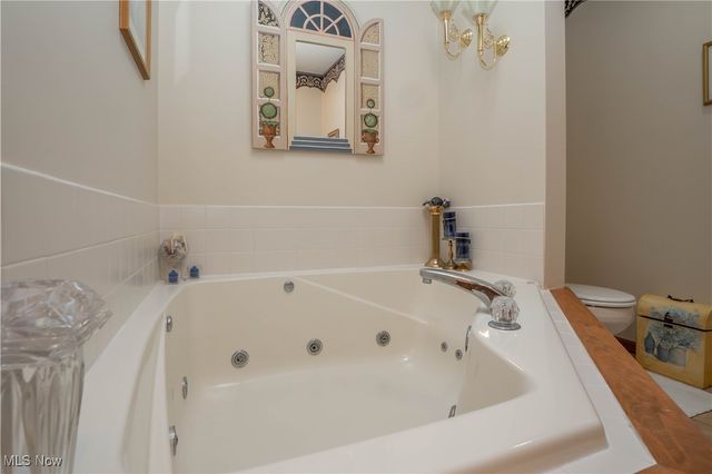 789 Meadow View Drive NW, Canal Fulton, OH 44614