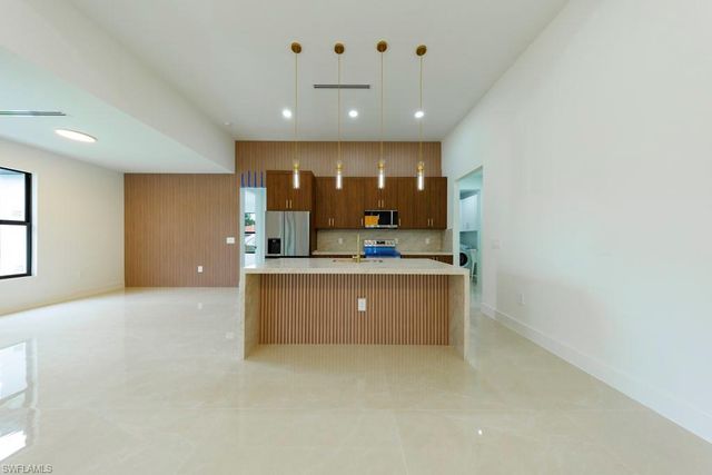 814 Clayton AVE, Lehigh Acres, FL 33972