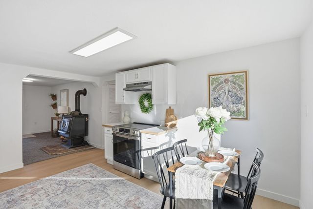 3015 E Center Rd, Mead, WA 99021