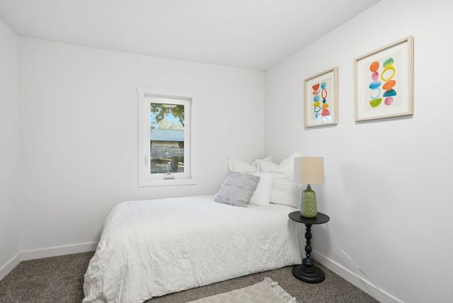 3015 E Center Rd, Mead, WA 99021