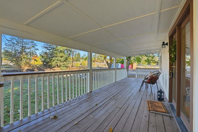 3015 E Center Rd, Mead, WA 99021