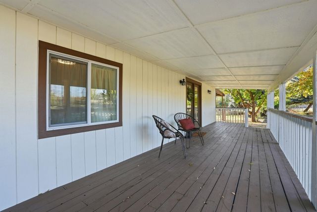 3015 E Center Rd, Mead, WA 99021