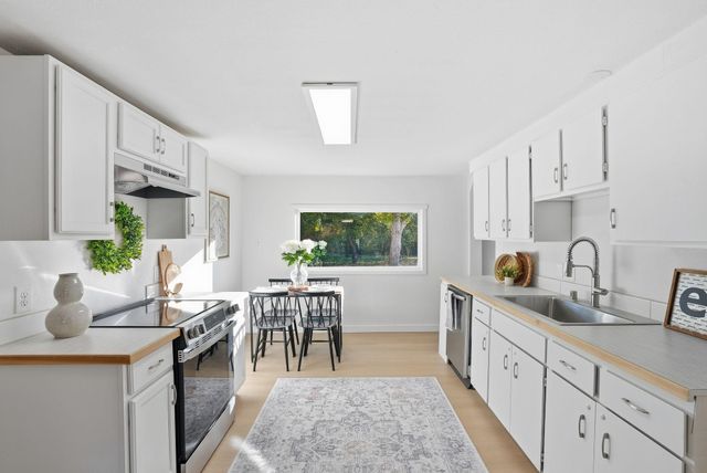 3015 E Center Rd, Mead, WA 99021