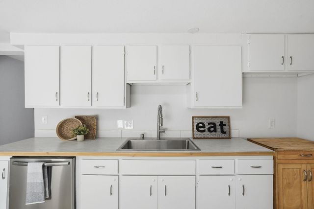 3015 E Center Rd, Mead, WA 99021