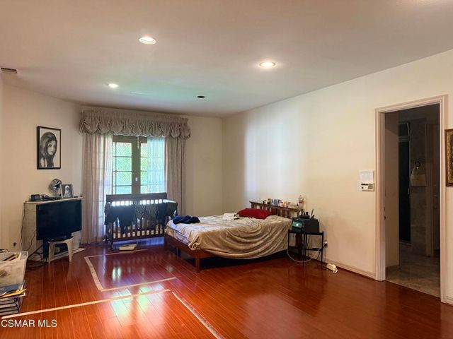5064 Gaviota Avenue, Encino, CA 91436
