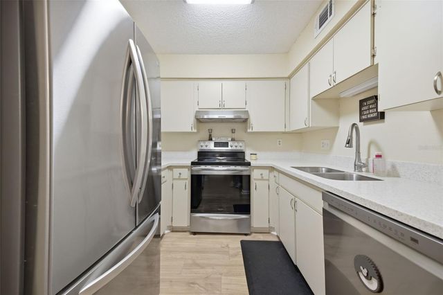 2690 CORAL LANDINGS BOULEVARD 133, Palm Harbor, FL 34684