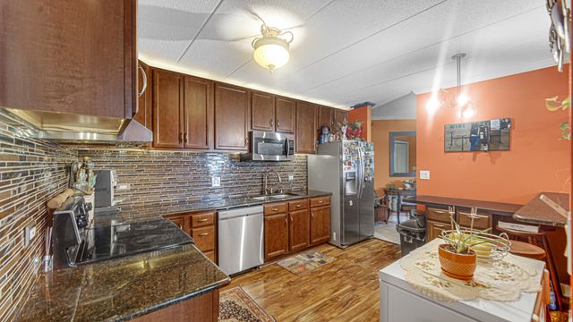 18216 Lange Street 2E, Lansing, IL 60438