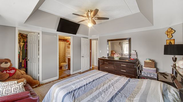 18216 Lange Street 2E, Lansing, IL 60438