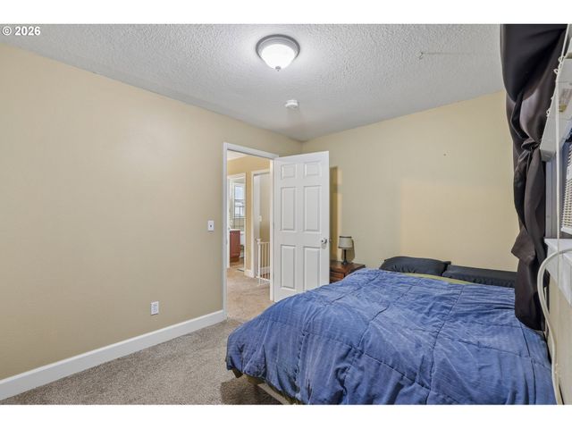 216 Se TOWNSHIP Rd, Canby, OR 97013