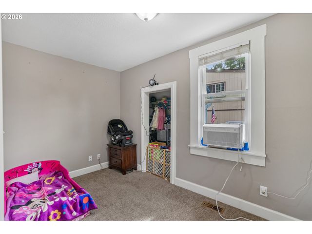 216 Se TOWNSHIP Rd, Canby, OR 97013