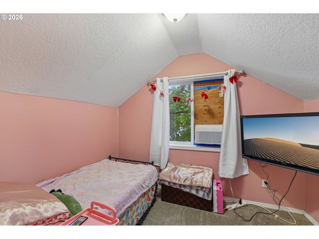 216 Se TOWNSHIP Rd, Canby, OR 97013