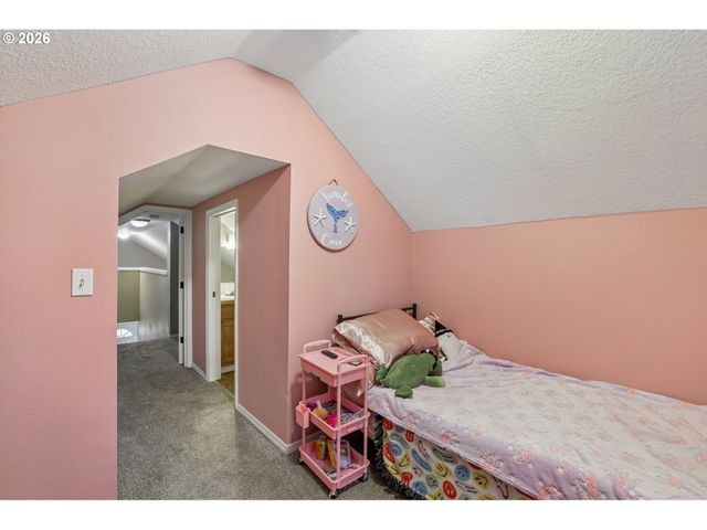 216 Se TOWNSHIP Rd, Canby, OR 97013