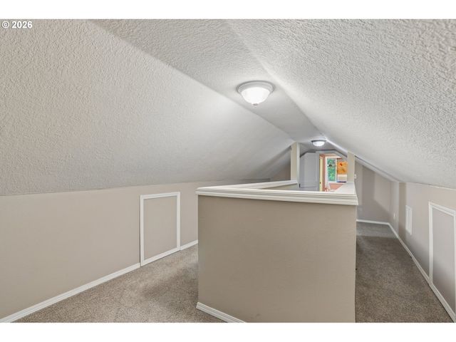 216 Se TOWNSHIP Rd, Canby, OR 97013