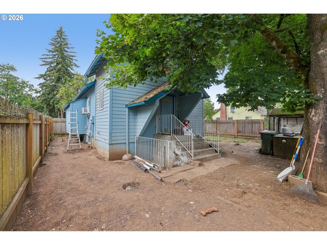 216 Se TOWNSHIP Rd, Canby, OR 97013