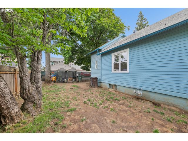 216 Se TOWNSHIP Rd, Canby, OR 97013