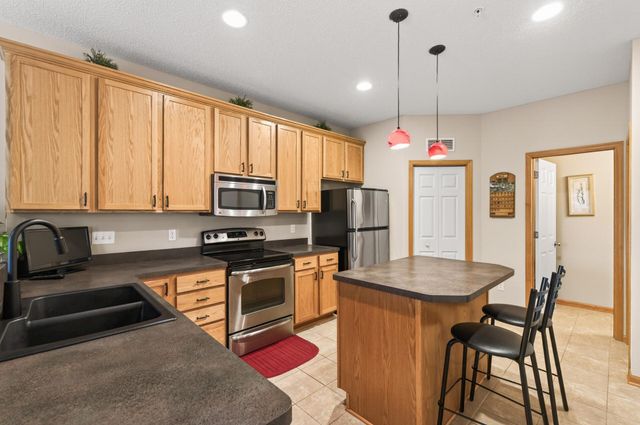 4478 Rosemary Way 7, Hugo, MN 55038