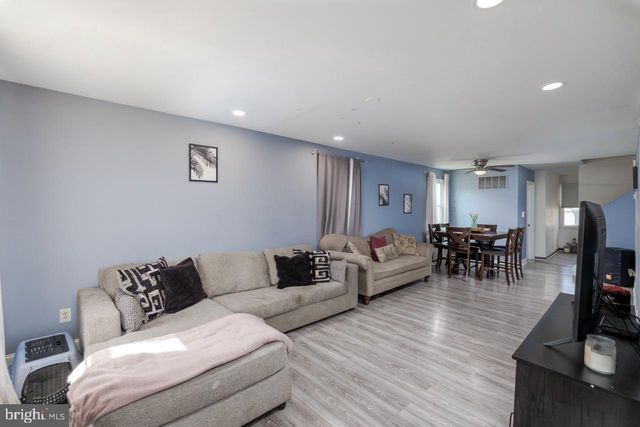 812 SILVER AVE, Baltimore, MD 21221