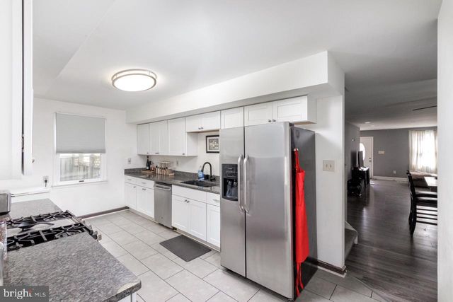 812 SILVER AVE, Baltimore, MD 21221