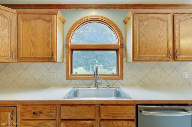 6094 Coppercove Circle NW, North Canton, OH 44720