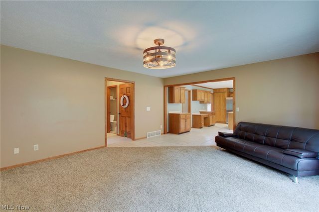 6094 Coppercove Circle NW, North Canton, OH 44720